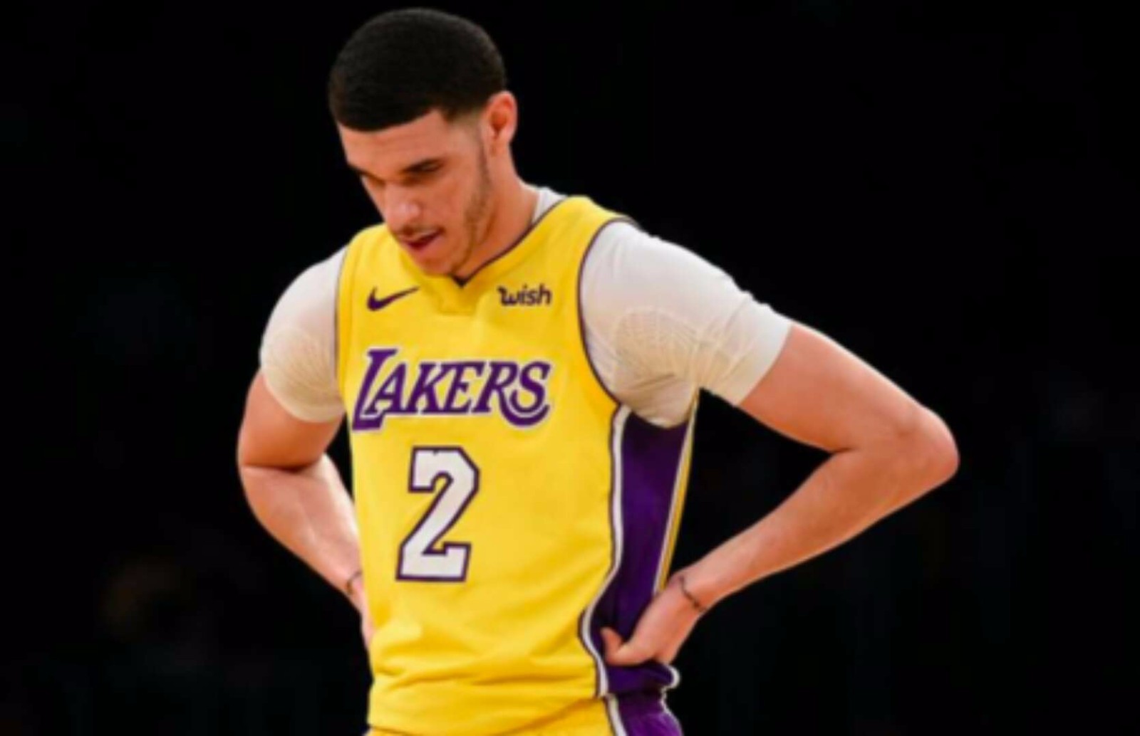 全明星赛将至，球迷为心目中的最强班底投票的简单介绍