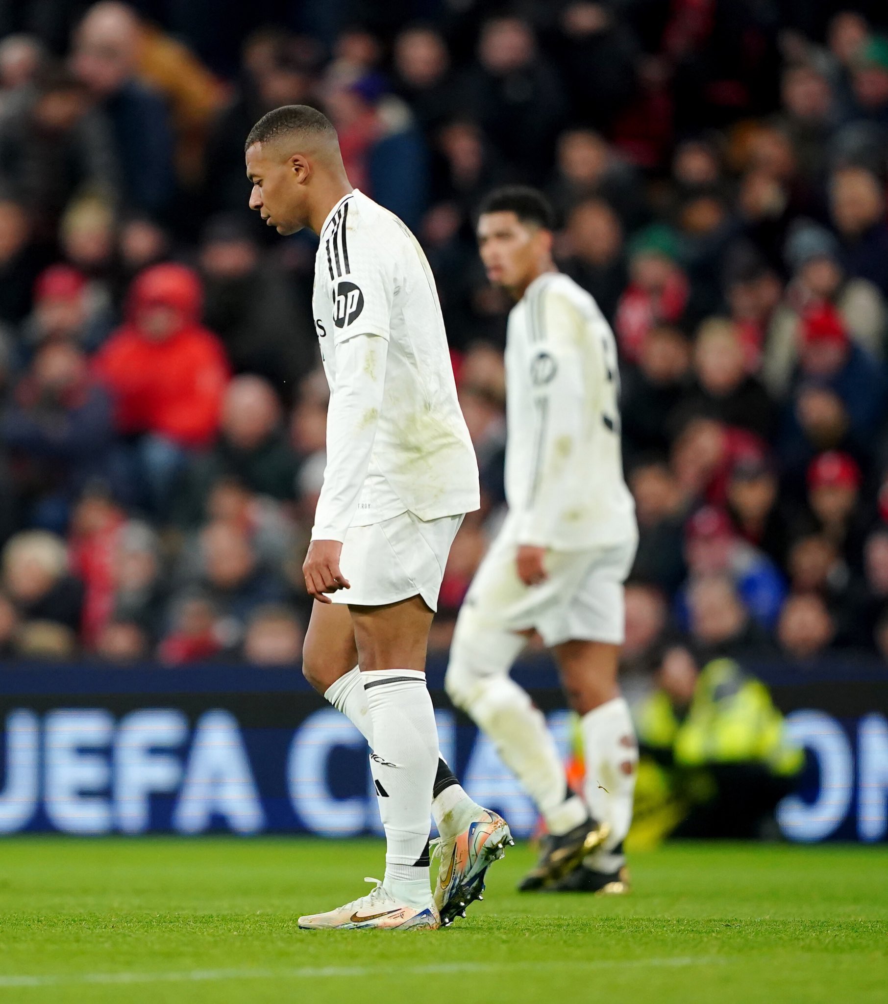 包含贝林厄姆主帅豪言：今晚必须击败AC米兰，否则辞职！的词条