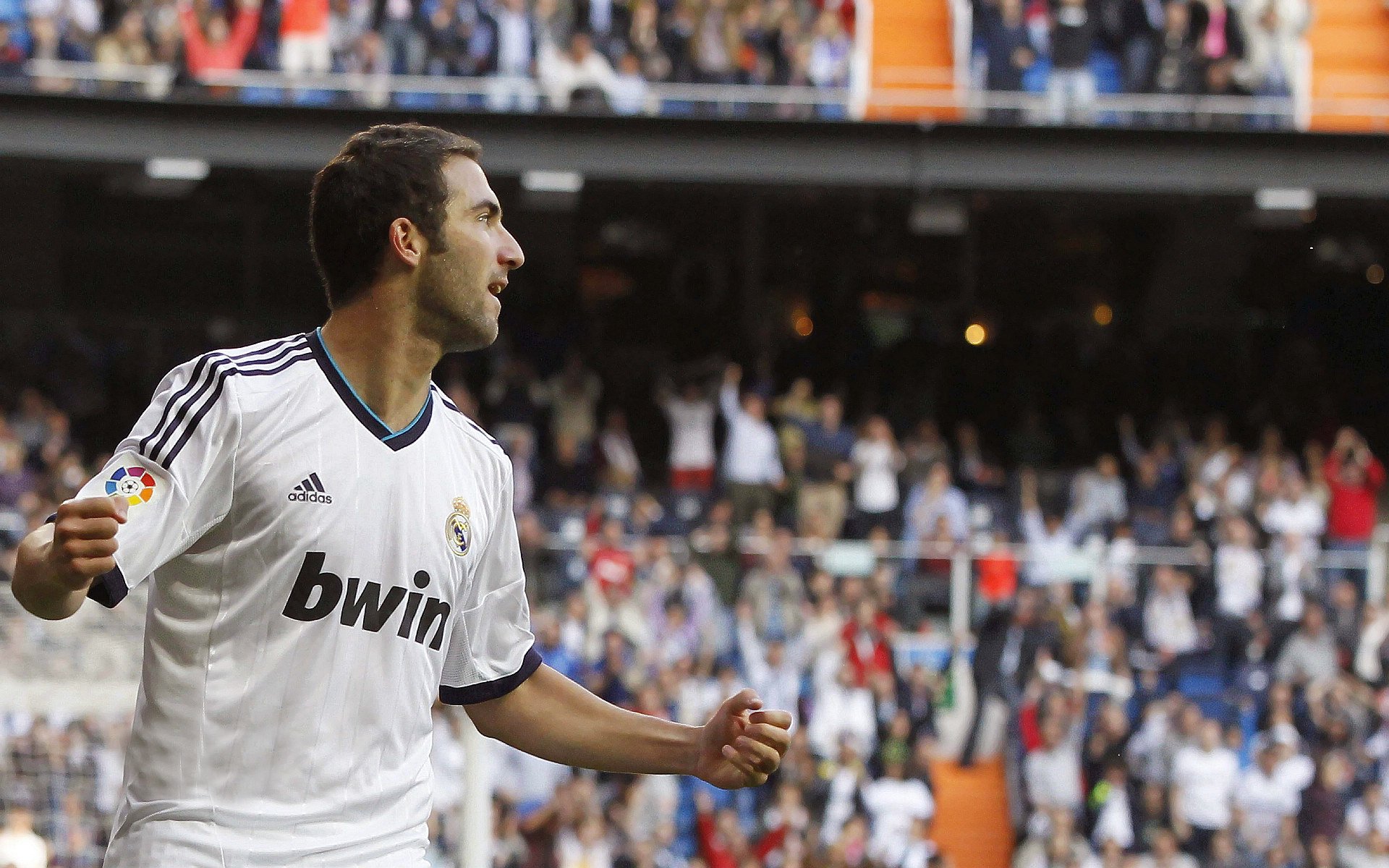 阿尔卡拉斯复出首秀出彩，俄克拉荷马城雷霆主场小胜广东男篮，豪取9连胜